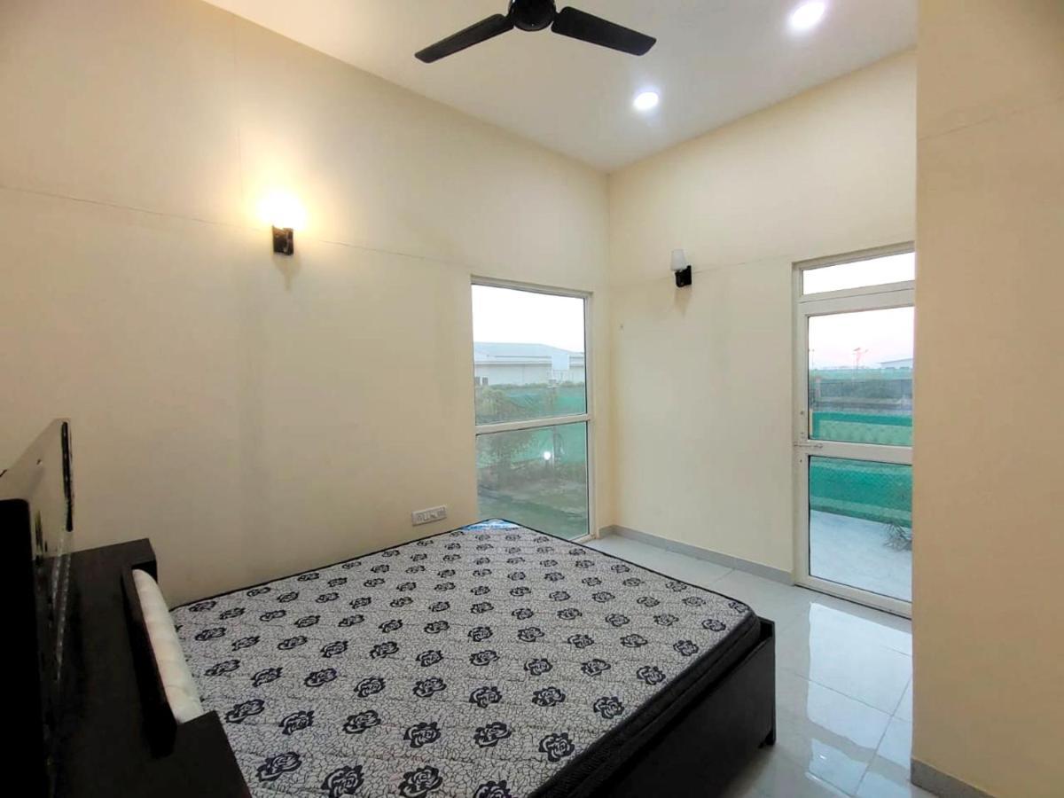 Shaw Estate-Farm House For A Small Parties-Jp Farm Greater Noida Exterior photo